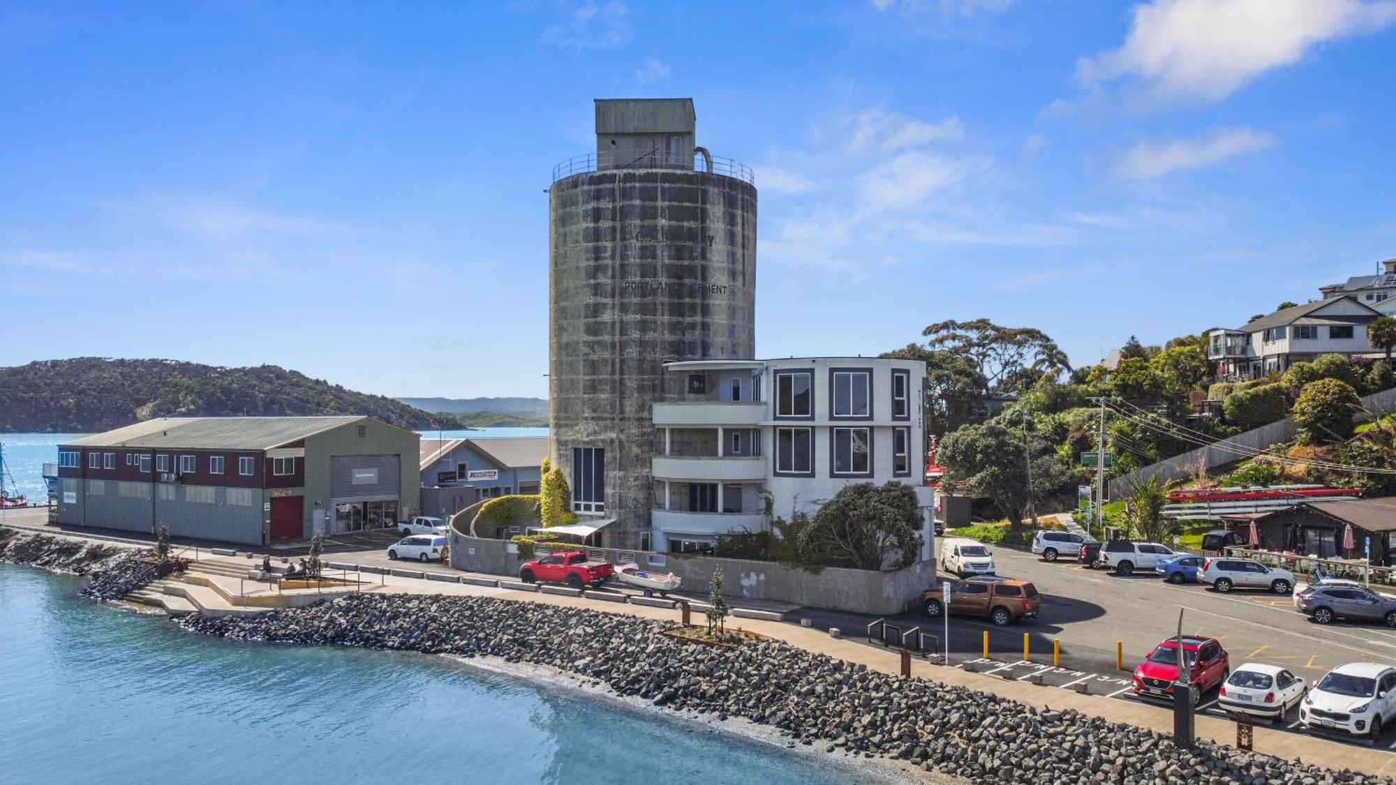 The Silos Apartments Raglan Exterior foto