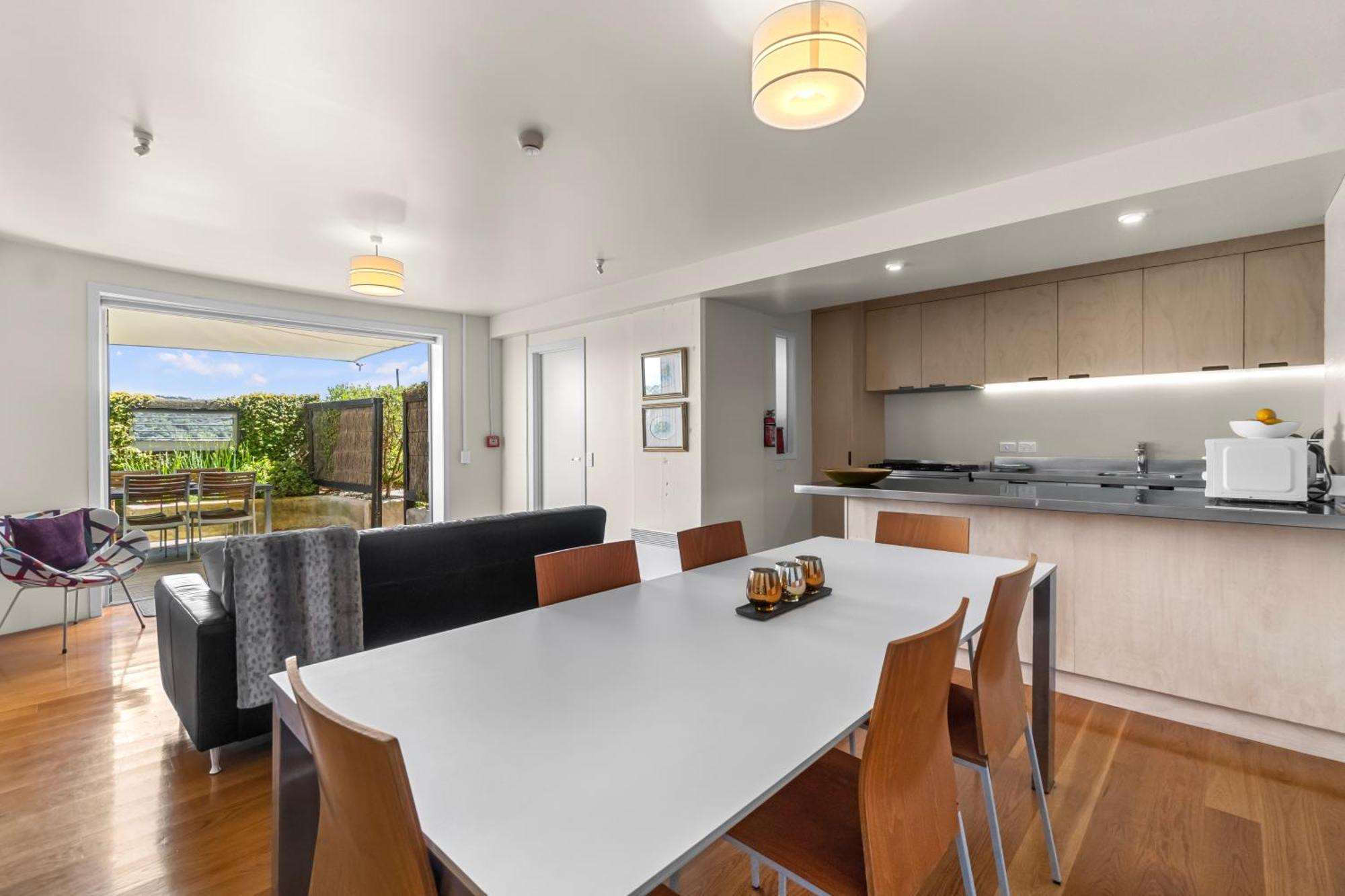 The Silos Apartments Raglan Exterior foto